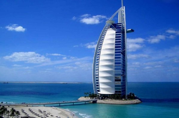 8. The Burj al Arab - famous architecture hotels